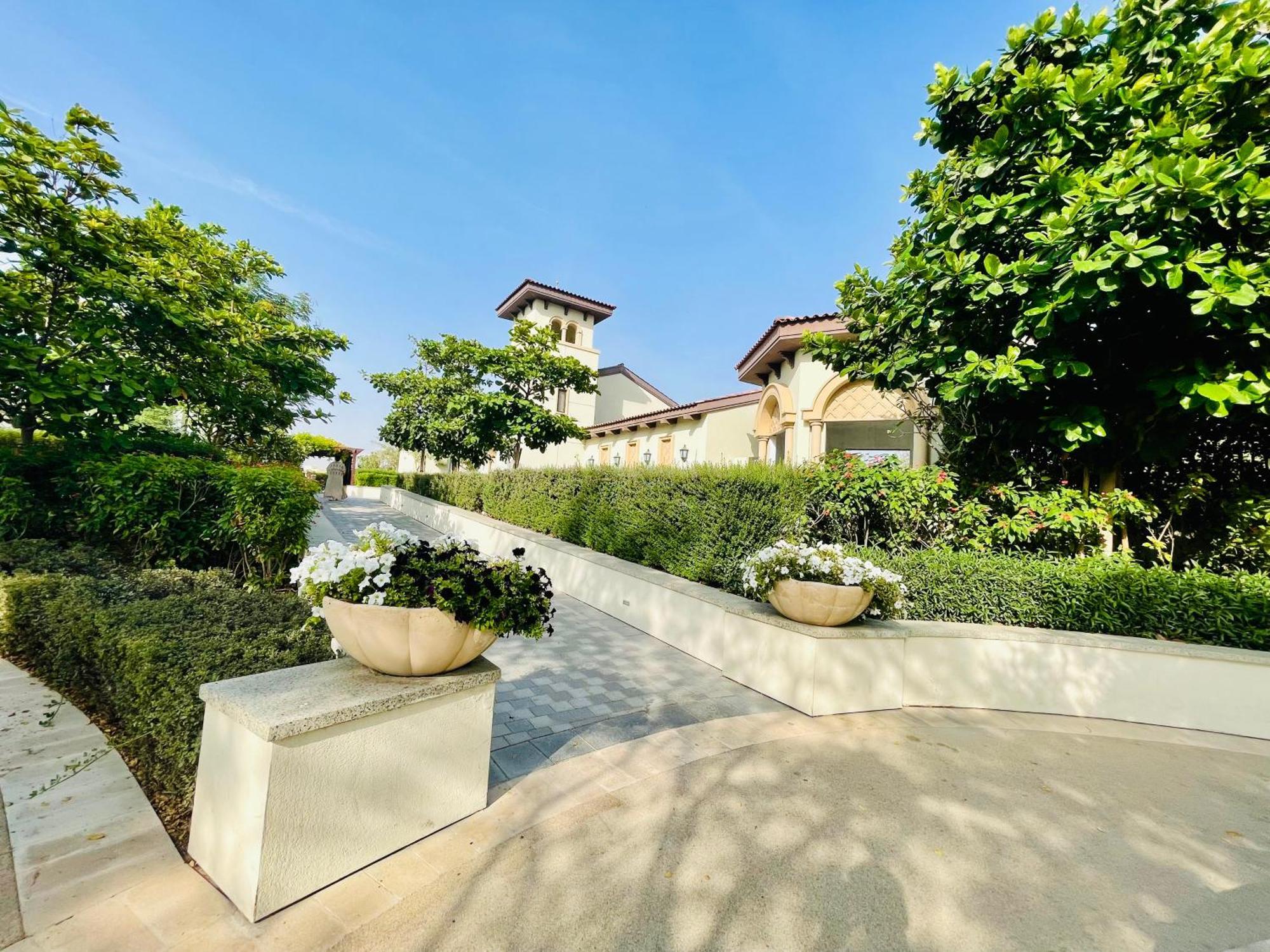 Goodwood Suites Homes Vacation Дубай Экстерьер фото